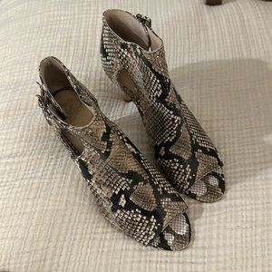 Snakeskin Booties w/ Peep Toe (size 9)